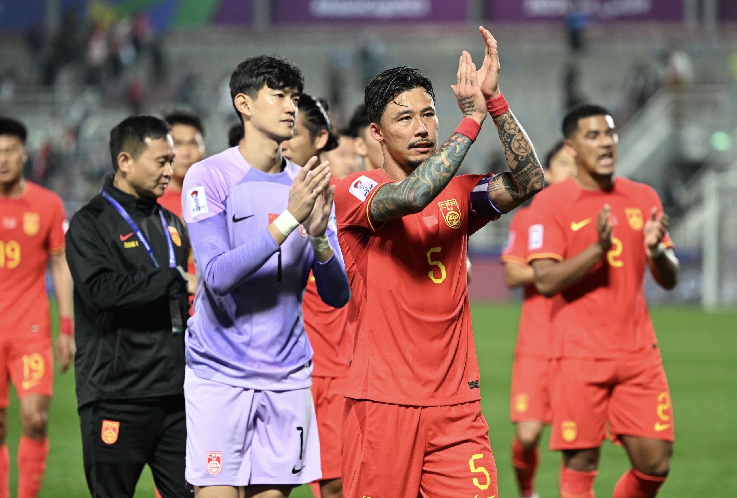 包含顶尖球队决战，将有谁傲视群雄？的词条